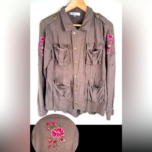 Women's Floral Embroidered Cargo Jacket Rayon Zip/Snap Roll Tab Size Medium Boho